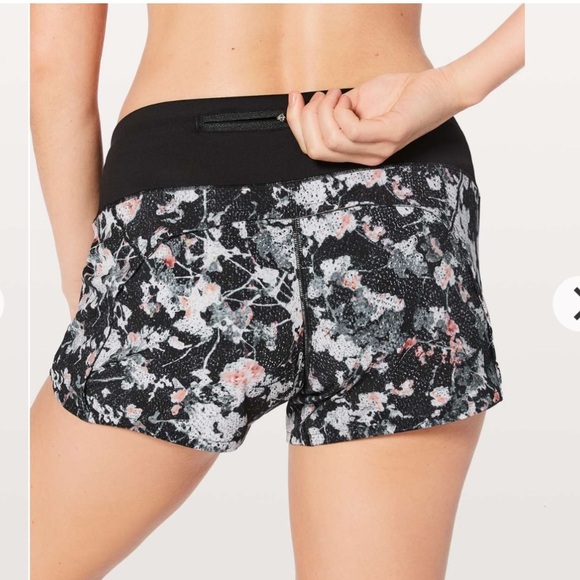 Lululemon Run Times Short II in Spring Bloom Multi Black Size 8 - Picture 3 of 11
